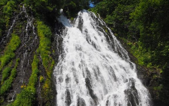 Oshinkoshin Falls